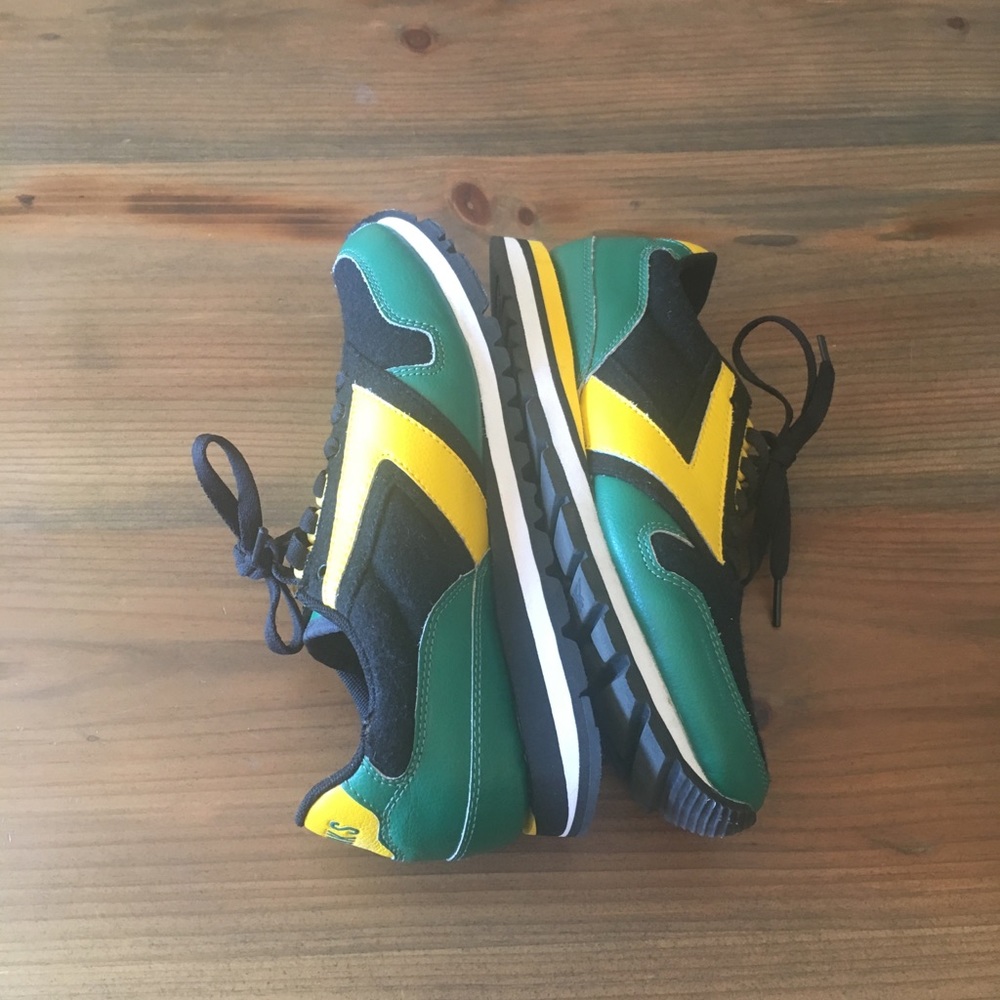 Retro Brooks Sneakers